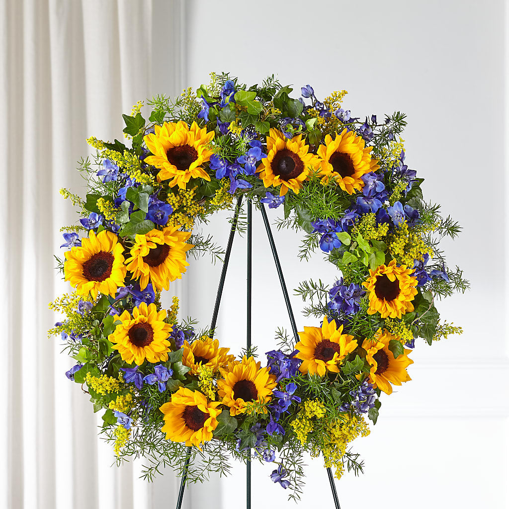 Bright Rays Wreath – Mulhearn Flowers Llc, West Monroe LA