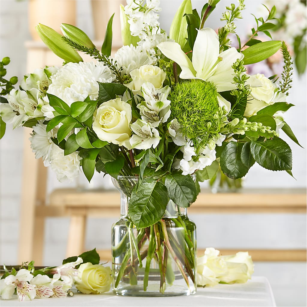 Classic Ivory – A Florist Original – Mulhearn Flowers Llc, West Monroe LA