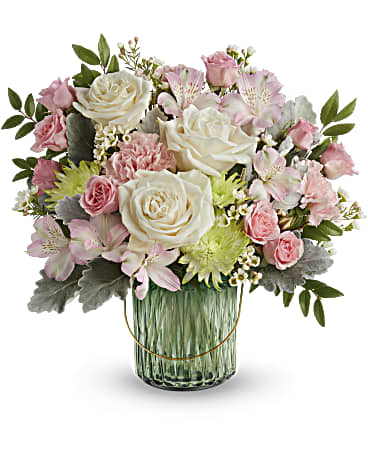 LUSH GARDEN BOUQUET –  Mulhearn Flowers Llc, West Monroe LA